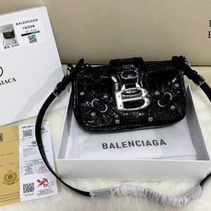 8 Pilihan Tas Wanita Balenciaga